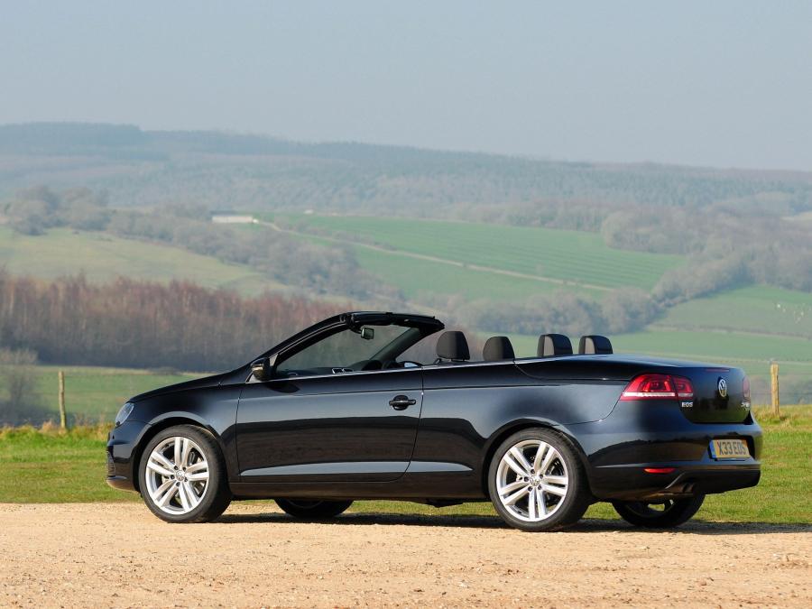  Volkswagen Eos 2.0 TDi BlueMotion 2010 года  (UK) (фото 26 из 29)